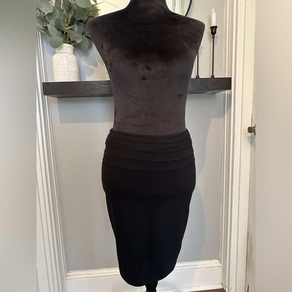 Forever 21 Black pencil skirt.